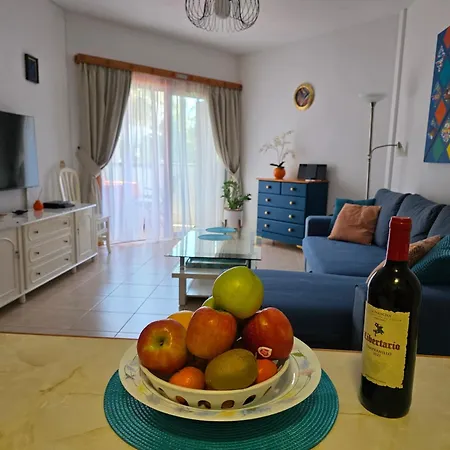 Arkadia 2 Guests - Pool - Balcony - 12min Appartamento *