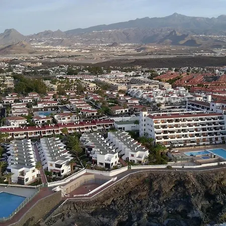Arkadia 2 Guests - Pool - Balcony - 12min Appartement